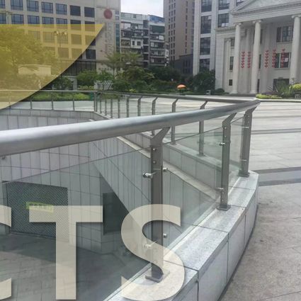 不锈钢立柱：建筑空间中兼具安全与美学的核心构件
